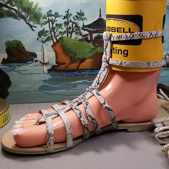 Express sandles size 8 - Picture 3 of 6